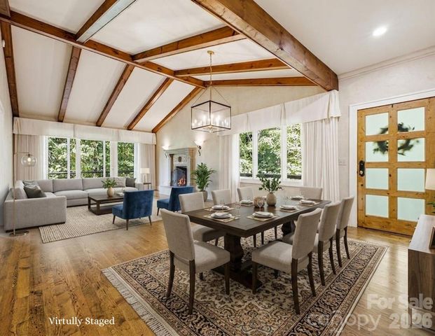 2204 E Cumming Woods Lane, Hendersonville, NC 28739