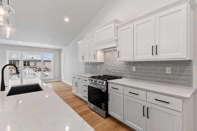 1412 DIVINITY DRIVE, De Pere, WI 54115