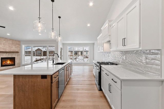 1412 DIVINITY DRIVE, De Pere, WI 54115