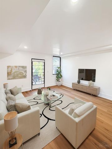 924 McPherson Avenue, Cincinnati, OH 45205