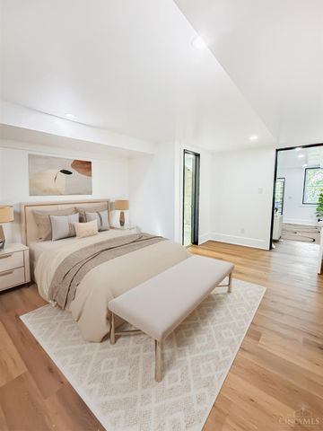 924 McPherson Avenue, Cincinnati, OH 45205