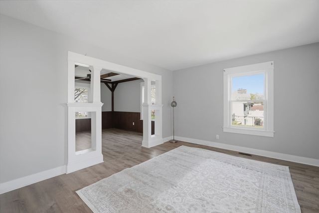 20 Ottawa St, Agawam, MA 01001