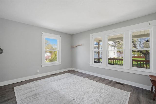 20 Ottawa St, Agawam, MA 01001