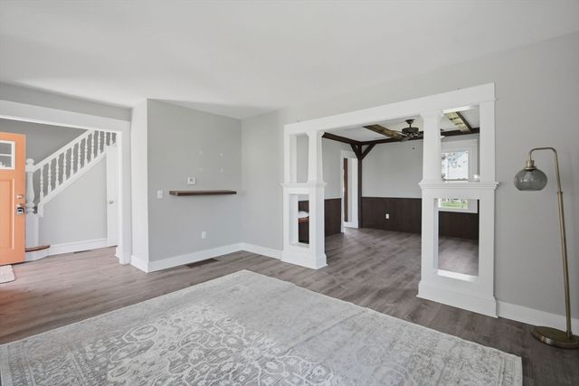 20 Ottawa St, Agawam, MA 01001