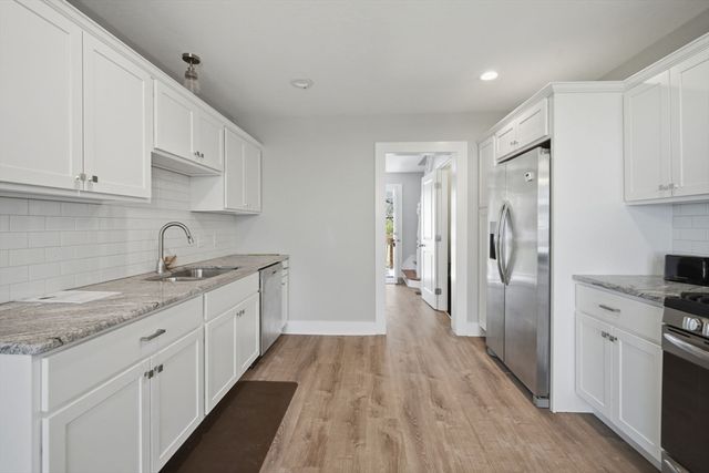 20 Ottawa St, Agawam, MA 01001