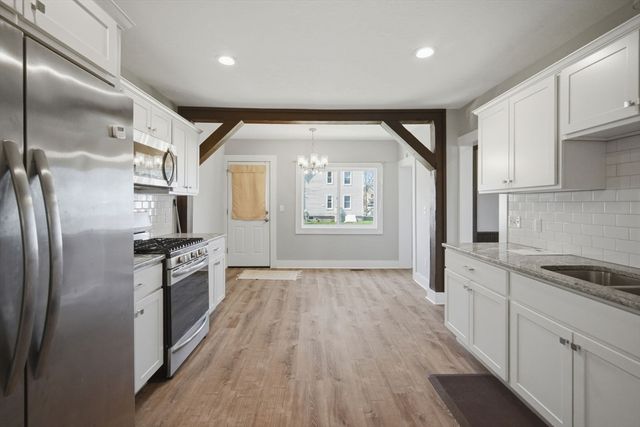 20 Ottawa St, Agawam, MA 01001