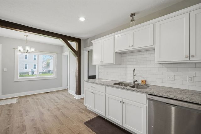 20 Ottawa St, Agawam, MA 01001