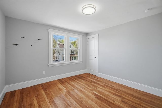 20 Ottawa St, Agawam, MA 01001