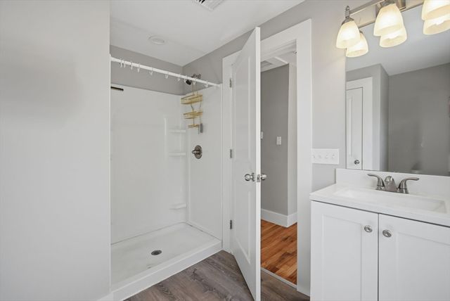 20 Ottawa St, Agawam, MA 01001