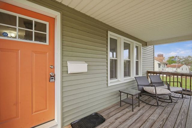 20 Ottawa St, Agawam, MA 01001