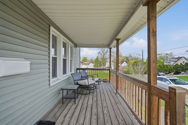 20 Ottawa St, Agawam, MA 01001