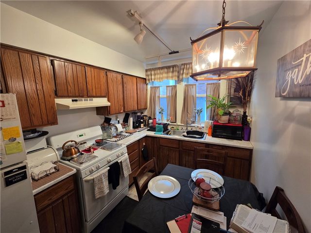 3520 Campus St, Brighton Heights, PA 15212