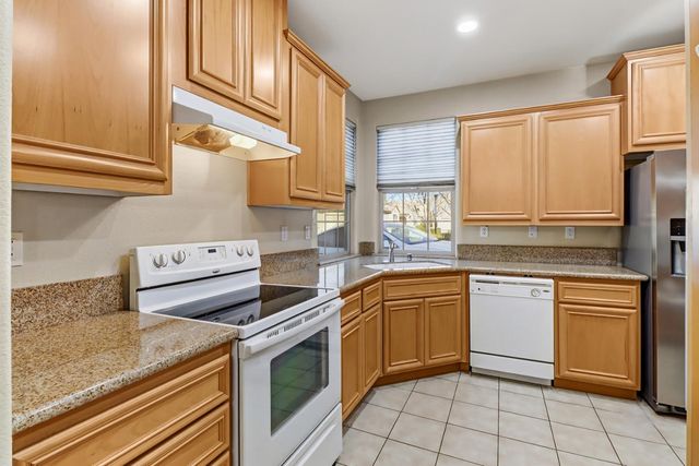 1656 Marseille Ln, Roseville, CA 95747