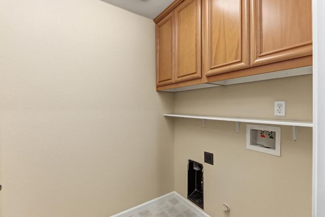 1656 Marseille Ln, Roseville, CA 95747