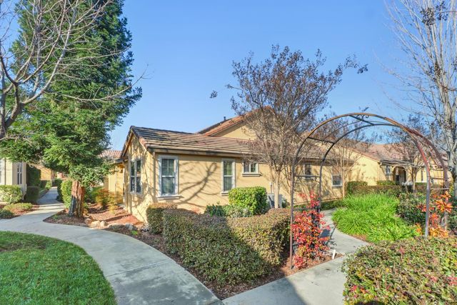 1656 Marseille Ln, Roseville, CA 95747