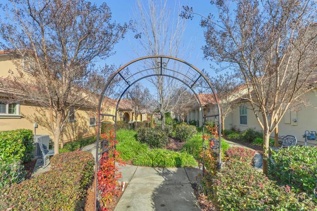 1656 Marseille Ln, Roseville, CA 95747