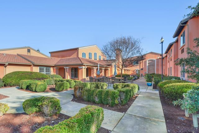 1656 Marseille Ln, Roseville, CA 95747