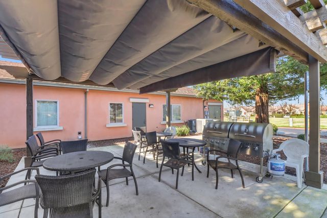 1656 Marseille Ln, Roseville, CA 95747