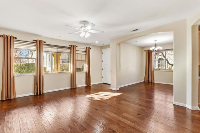 1656 Marseille Ln, Roseville, CA 95747