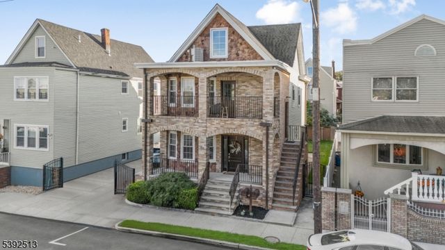 124 DEVON TERRACE, Kearny Town, NJ 07032