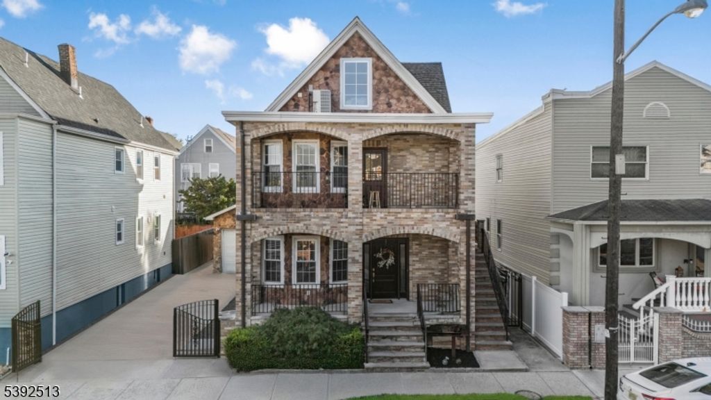 124 DEVON TERRACE, Kearny Town, NJ 07032