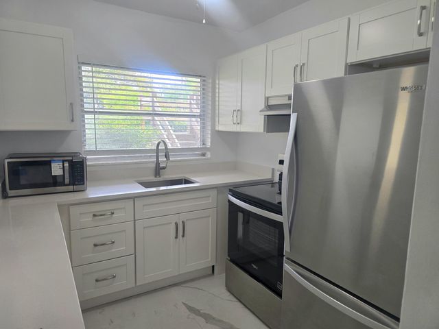 3030 NW 43rd Terrace 102, Lauderdale Lakes, FL 33313