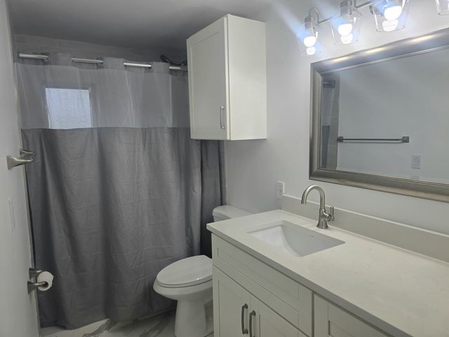 3030 NW 43rd Terrace 102, Lauderdale Lakes, FL 33313