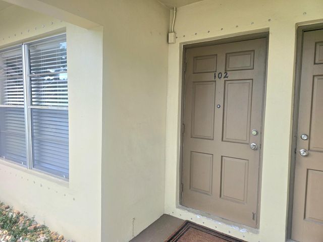 3030 NW 43rd Terrace 102, Lauderdale Lakes, FL 33313