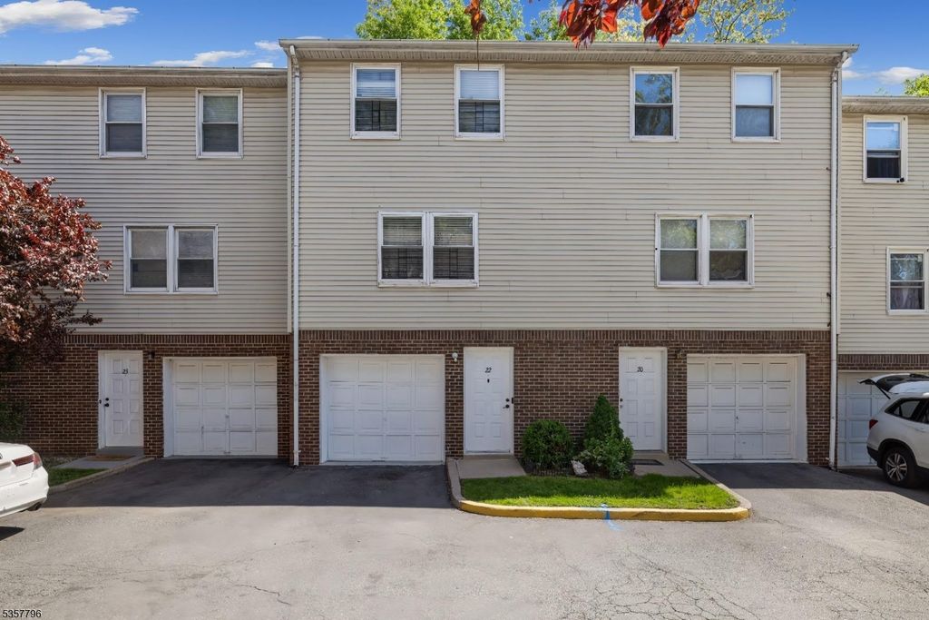 80 Summer St U22, Passaic City, NJ 07055
