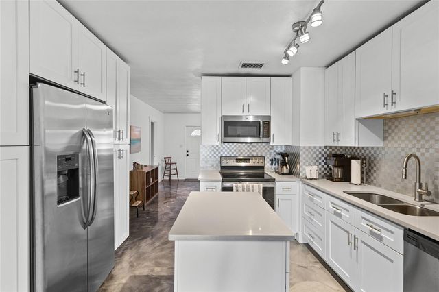 311 62ND STREET W, Bradenton, FL 34209