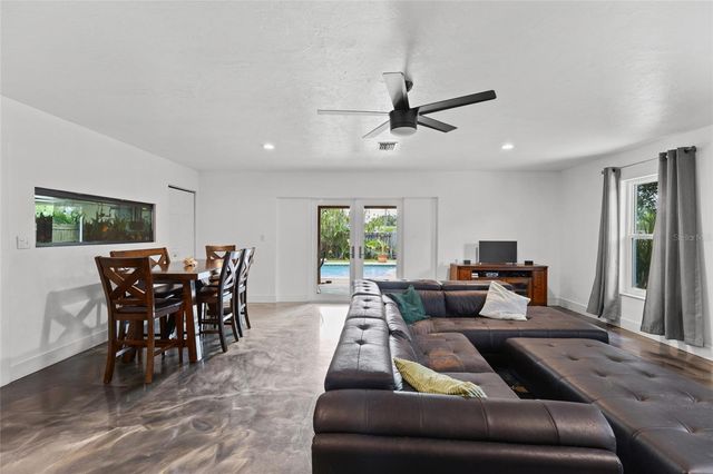 311 62ND STREET W, Bradenton, FL 34209