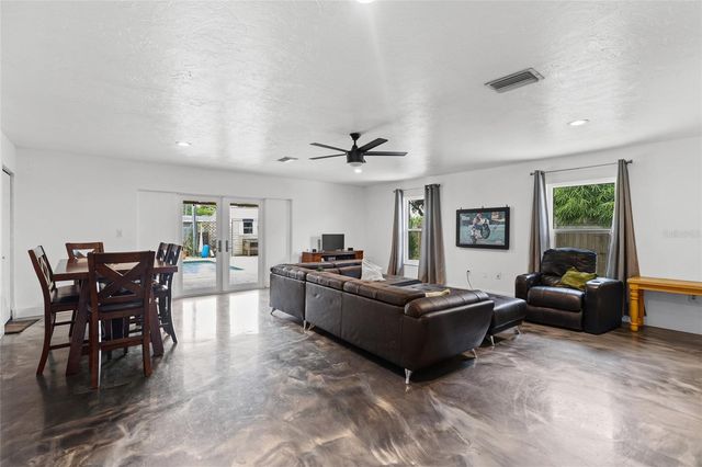 311 62ND STREET W, Bradenton, FL 34209