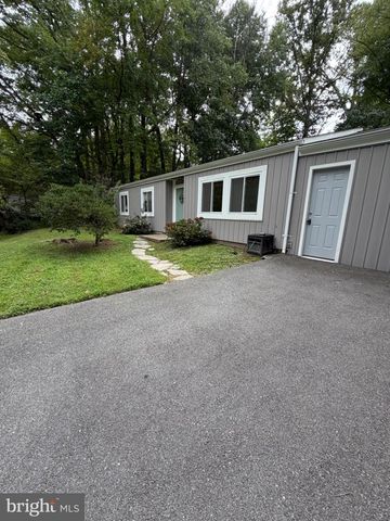 2215 SANIBEL DR, Reston, VA 20191