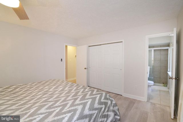 2215 SANIBEL DR, Reston, VA 20191