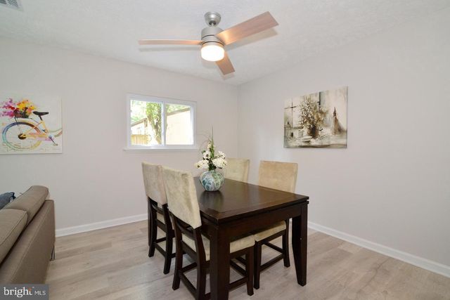 2215 SANIBEL DR, Reston, VA 20191