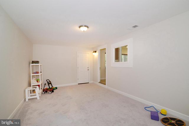 2215 SANIBEL DR, Reston, VA 20191