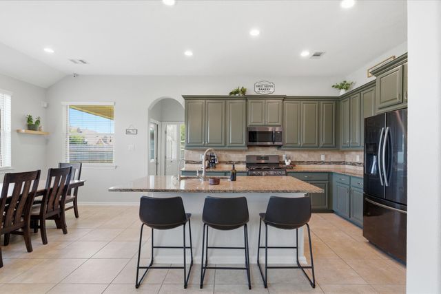 224 Harbor Bend Lane, League City, TX 77539