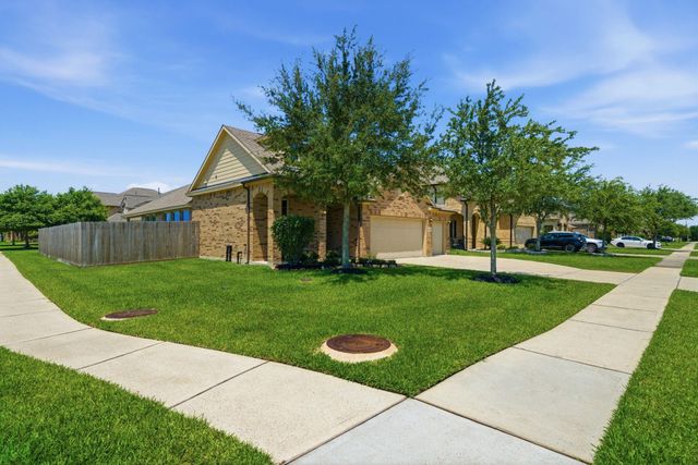 224 Harbor Bend Lane, League City, TX 77539