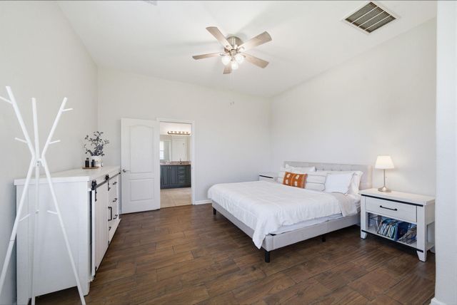 224 Harbor Bend Lane, League City, TX 77539