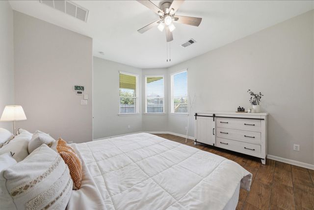 224 Harbor Bend Lane, League City, TX 77539