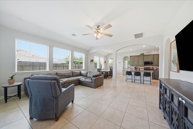 224 Harbor Bend Lane, League City, TX 77539