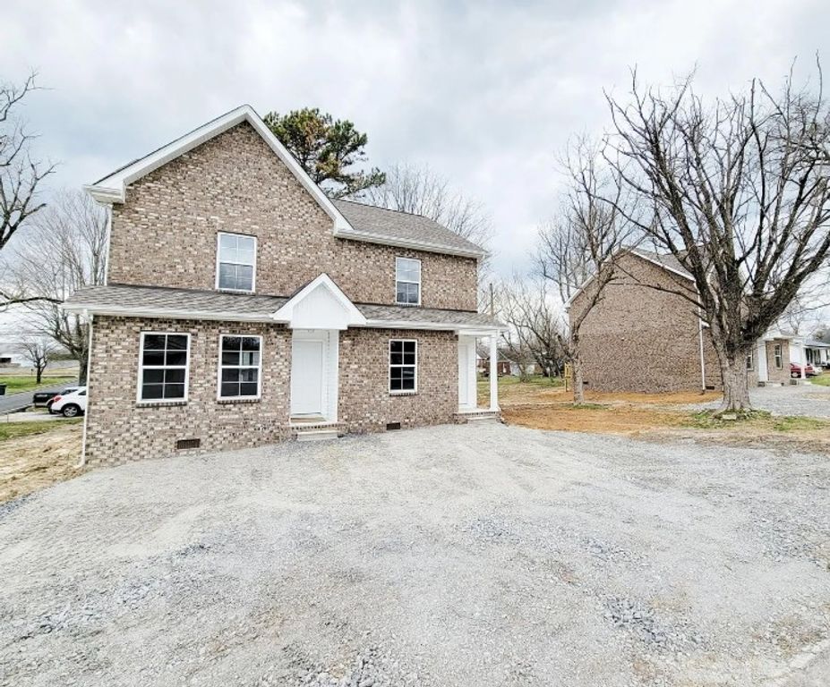 103 Walton Ave, Lafayette, TN 37083