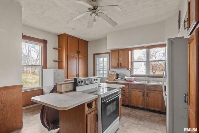 1322 15TH Street A, Moline, IL 61265