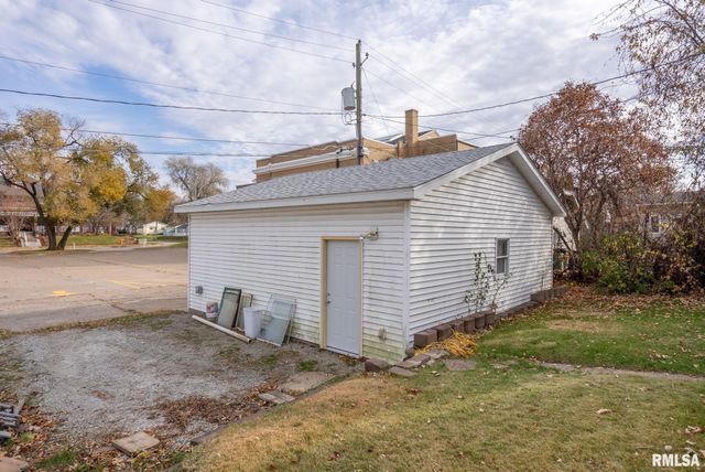 1322 15TH Street A, Moline, IL 61265