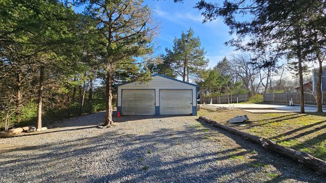 304 Willow Drive, Pottsboro, TX 75076