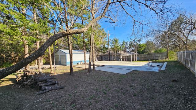 304 Willow Drive, Pottsboro, TX 75076