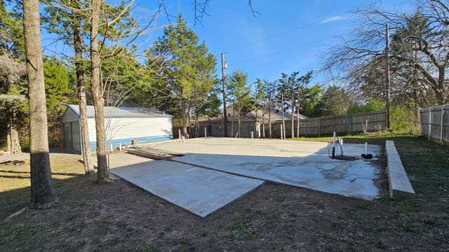 304 Willow Drive, Pottsboro, TX 75076