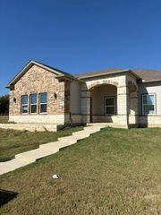 911 Nata Ln, Seagoville, TX 75253