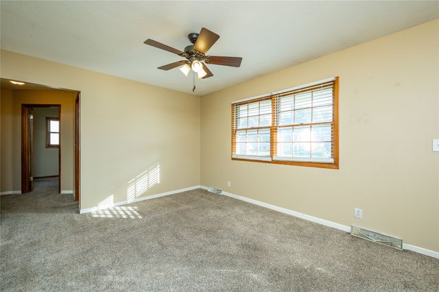 3216 E 41st Court, Des Moines, IA 50317