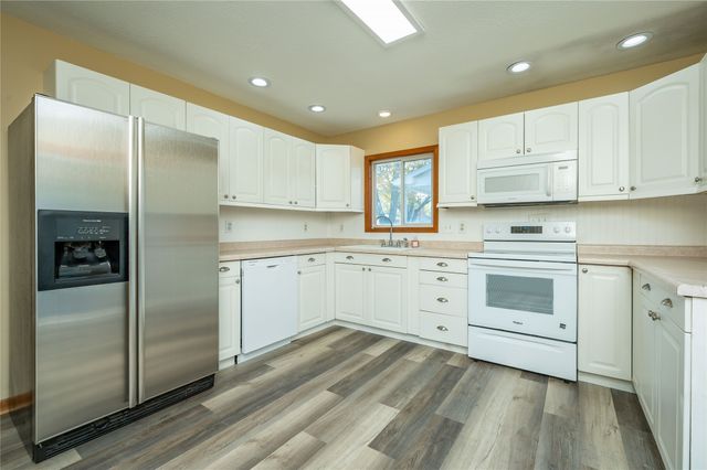 3216 E 41st Court, Des Moines, IA 50317